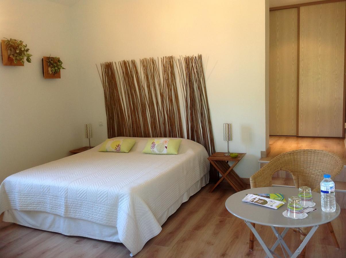 Chambres D'Hotes La Colombiere โกลอมบิเย่ส์ ภายนอก รูปภาพ